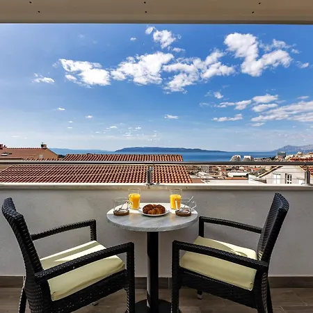Blue Dream Mit Balkon By Interhome マカルスカ