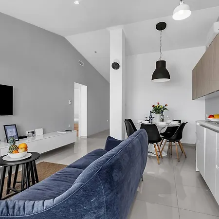 Blue Dream Mit Balkon By Interhome