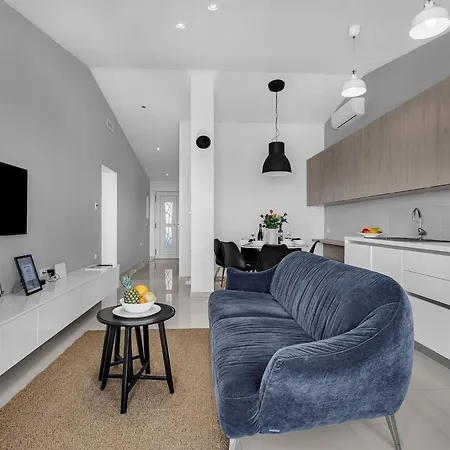 Blue Dream Mit Balkon By Interhome * Makarská