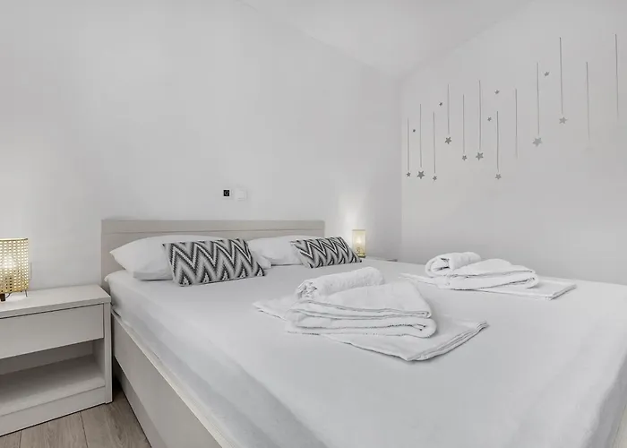 Blue Dream Mit Balkon By Interhome * Makarska